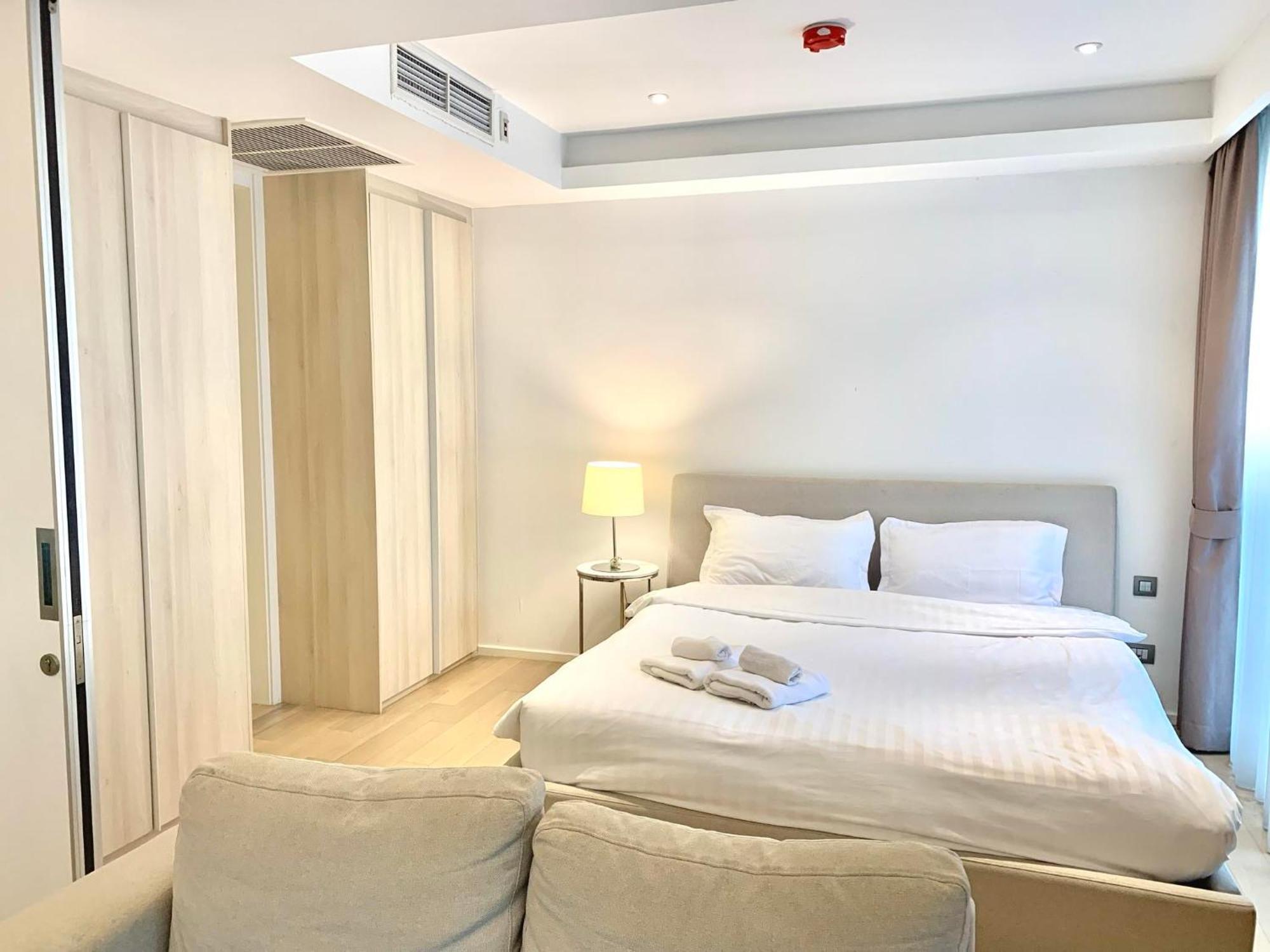 Апартаменты Sukhumvit 11#Luxury#Pool#Gym#Bts Nana&Mrt Sukhumvit#1Br#Max2Ppl Бангкок Экстерьер фото