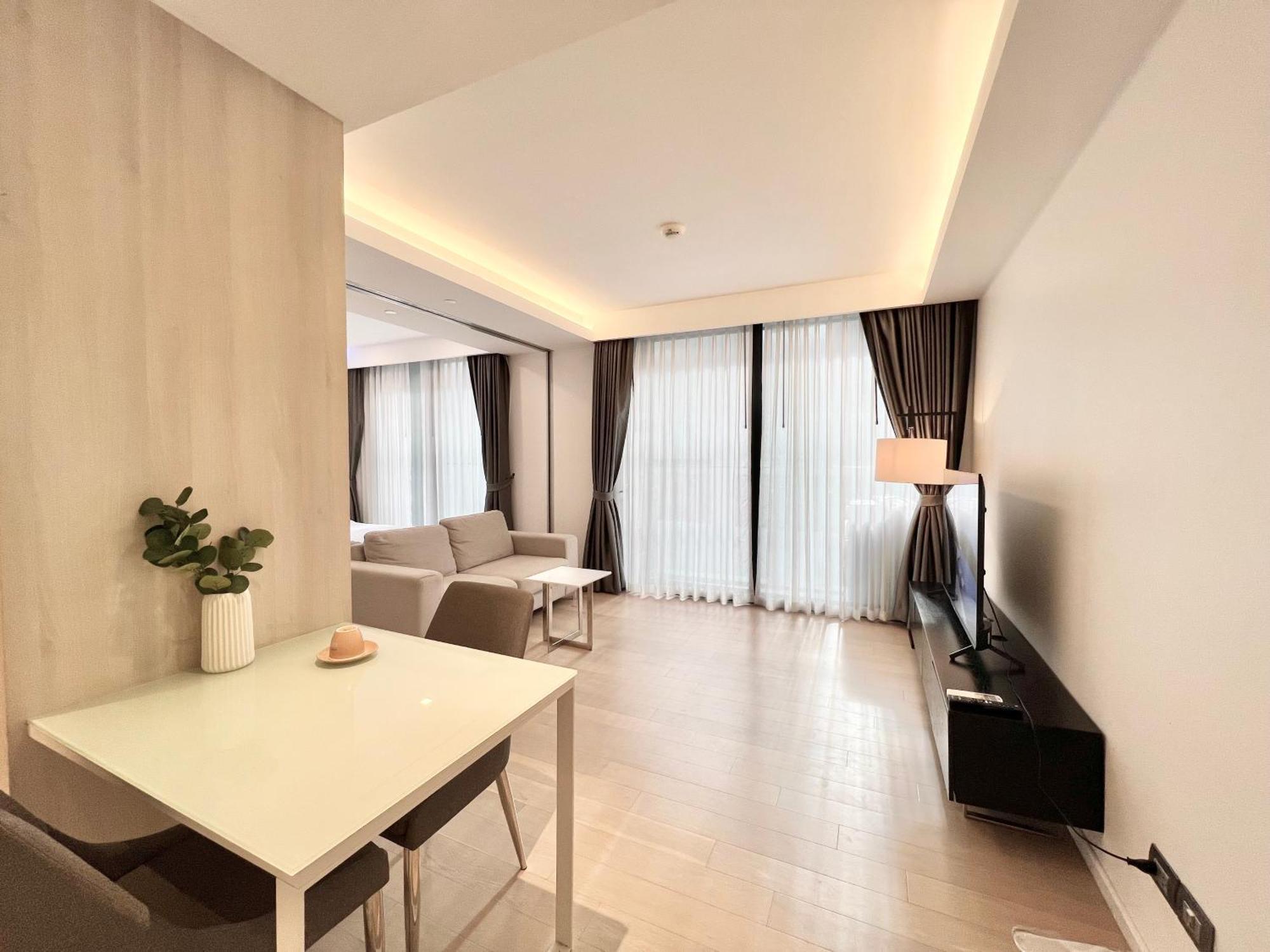 Апартаменты Sukhumvit 11#Luxury#Pool#Gym#Bts Nana&Mrt Sukhumvit#1Br#Max2Ppl Бангкок Экстерьер фото